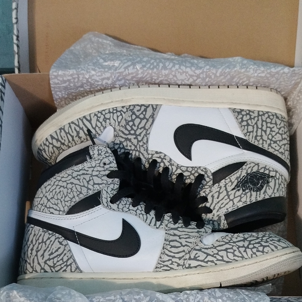 Nike Black and White Patterned Sneakers